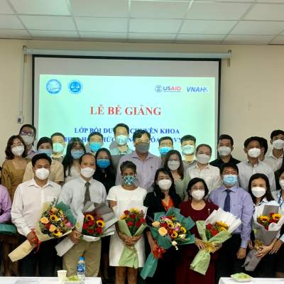 Congratulations to the 36 doctors from Tay Ninh, Ninh Phuoc, and Dong Nat who completed rehabilitation and occupational therapy at Ho Chi Minh University of Medicine and Pharmacy